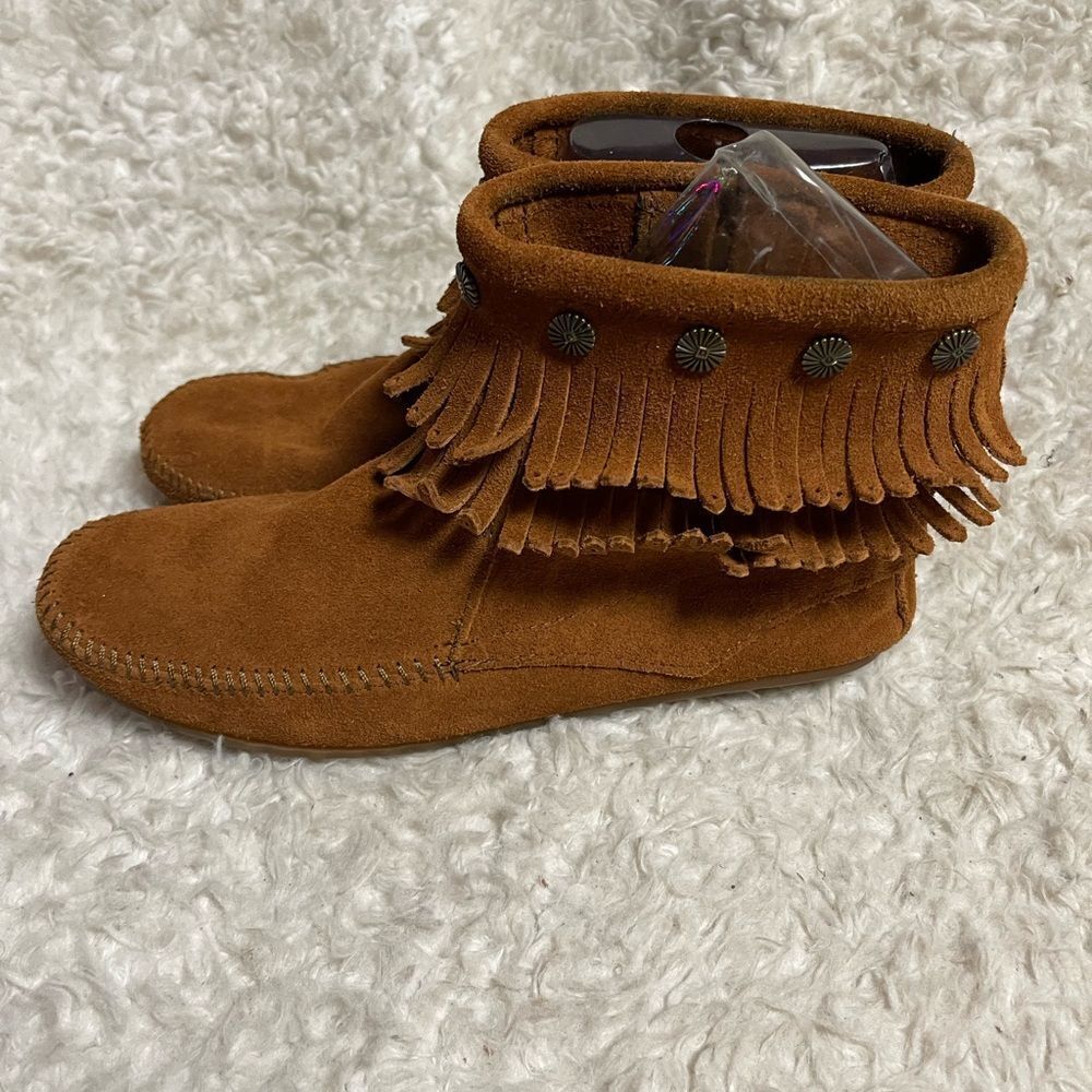Womens Minnetonka leather Suede Double Fringe Indian Moccasin Ankle Boots SZ 10.